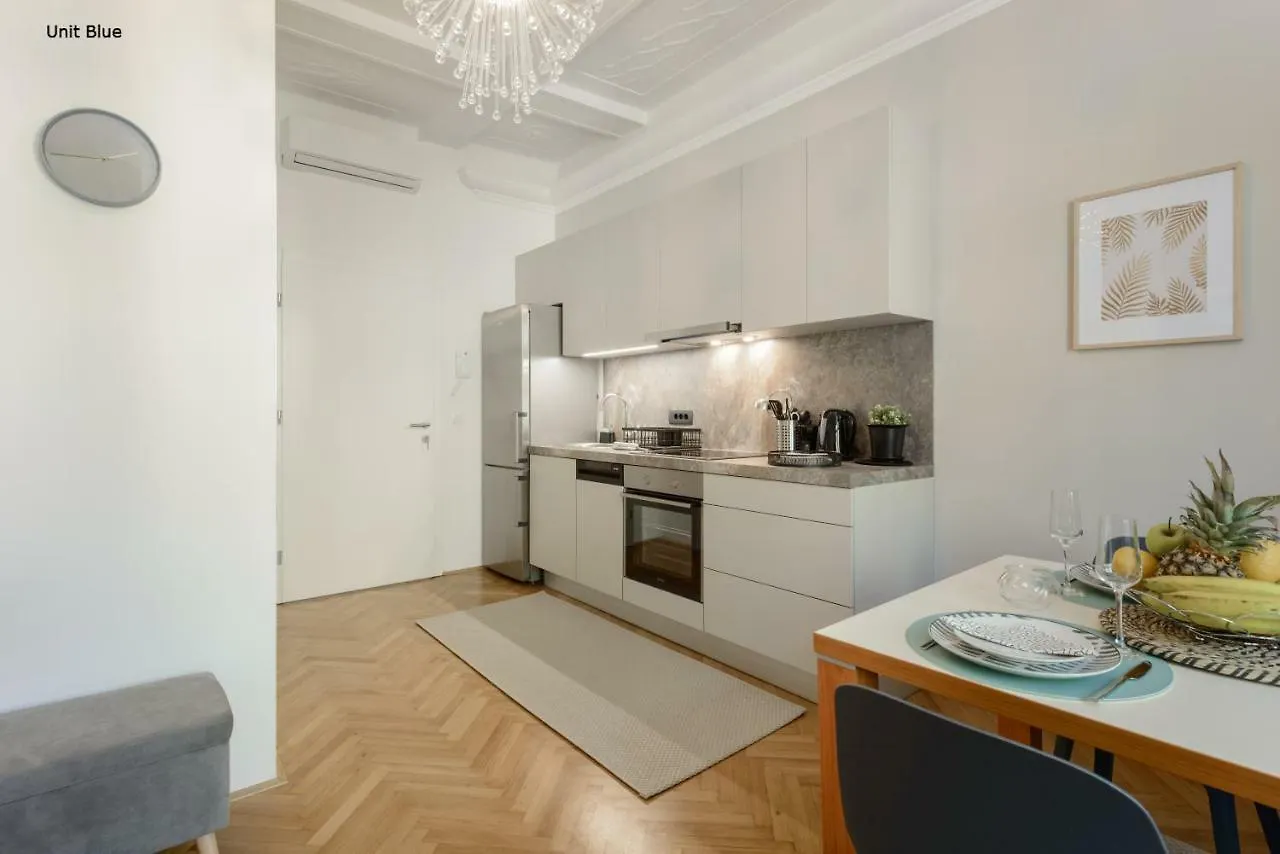 Prestige Apartments Любляна 0*,  Словения