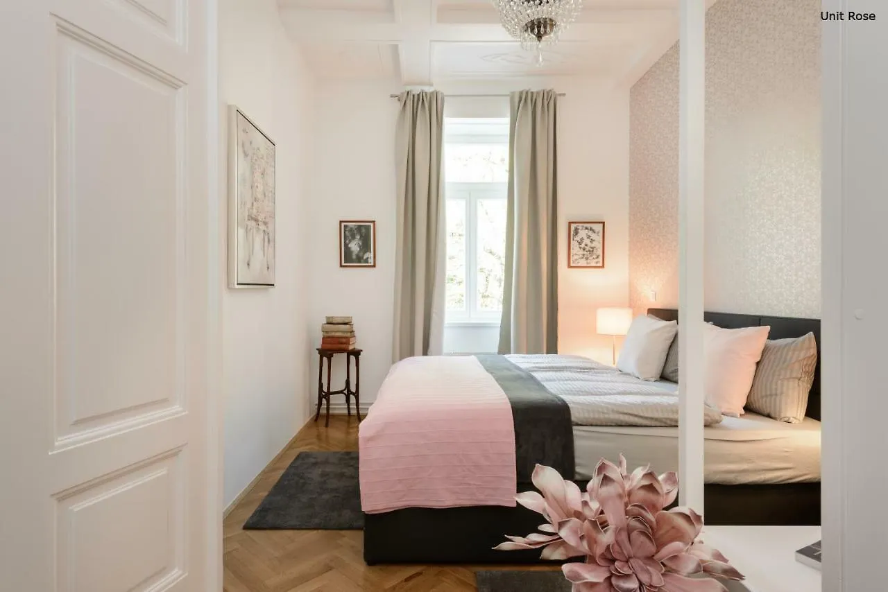 Prestige Apartments Любляна 0*,