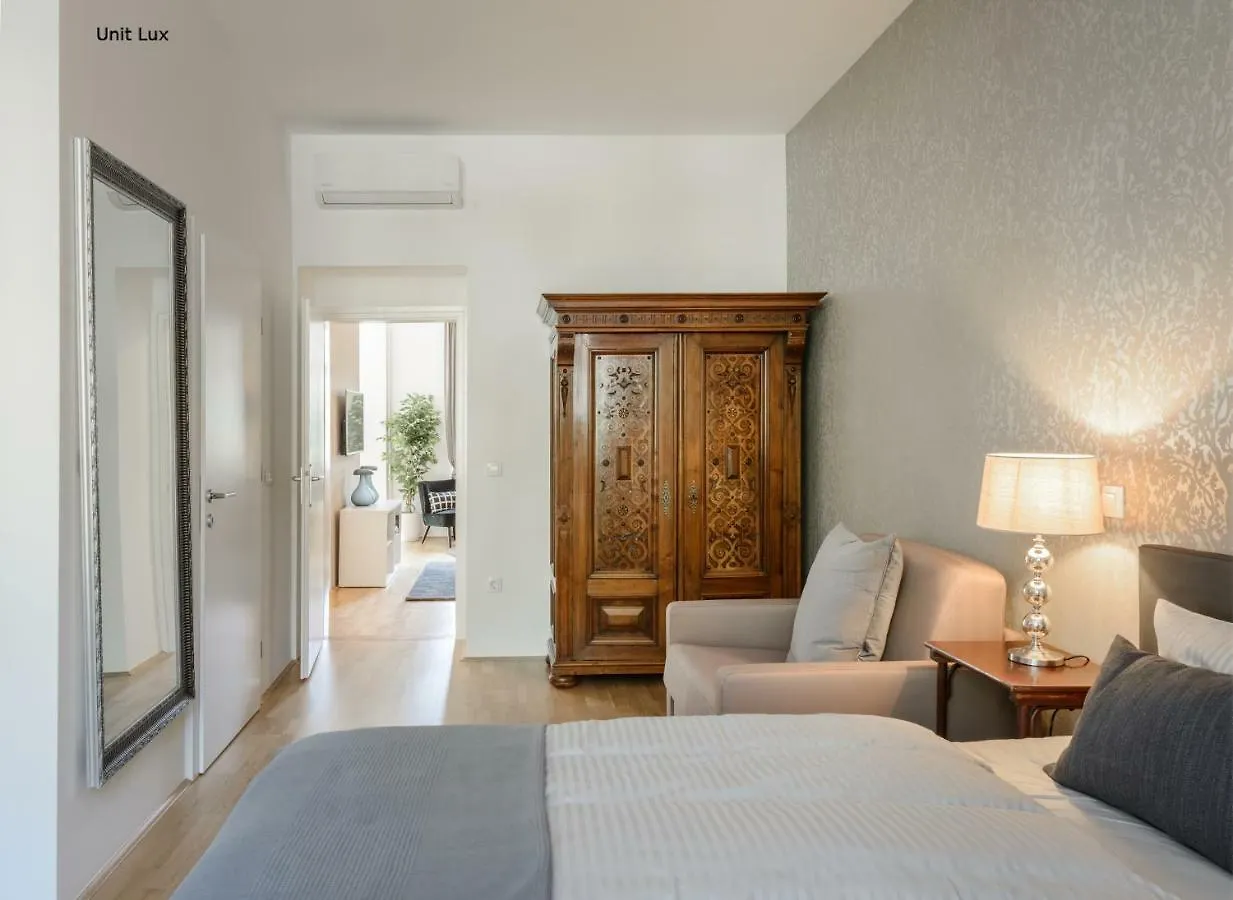 Prestige Apartments Любляна 0*,  Словения